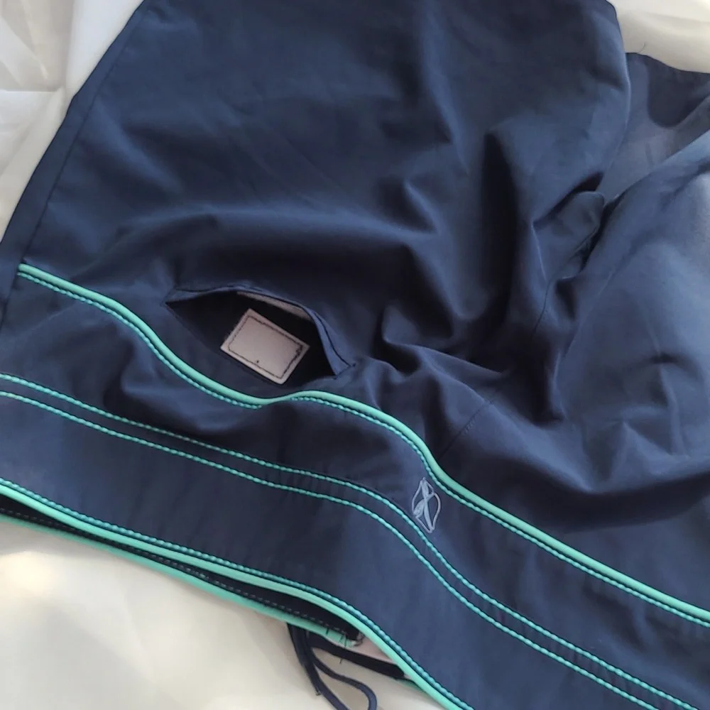 Carve Designs Swim Shorts. Size 6 - Picture 5 of 6